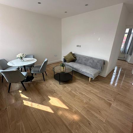 Central & Cozy 3Br Apt - High Chair - Free Parking London Exteriör bild