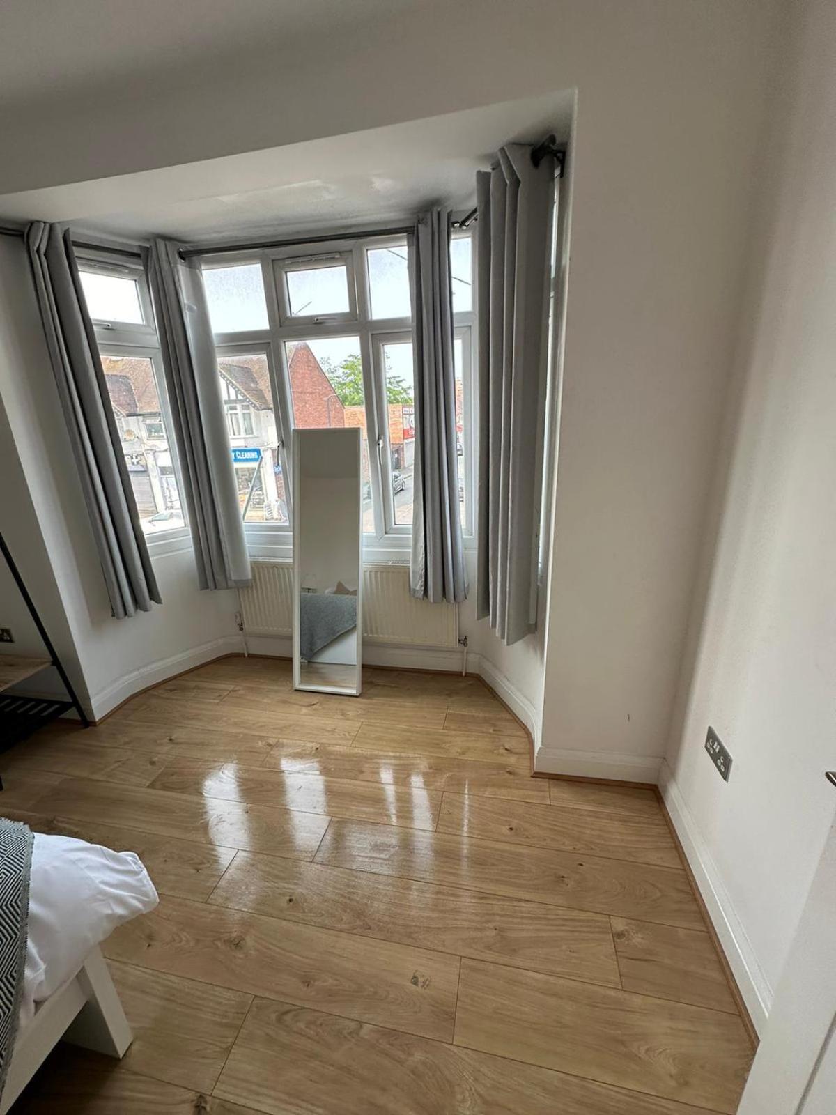 Central & Cozy 3Br Apt - High Chair - Free Parking London Exteriör bild