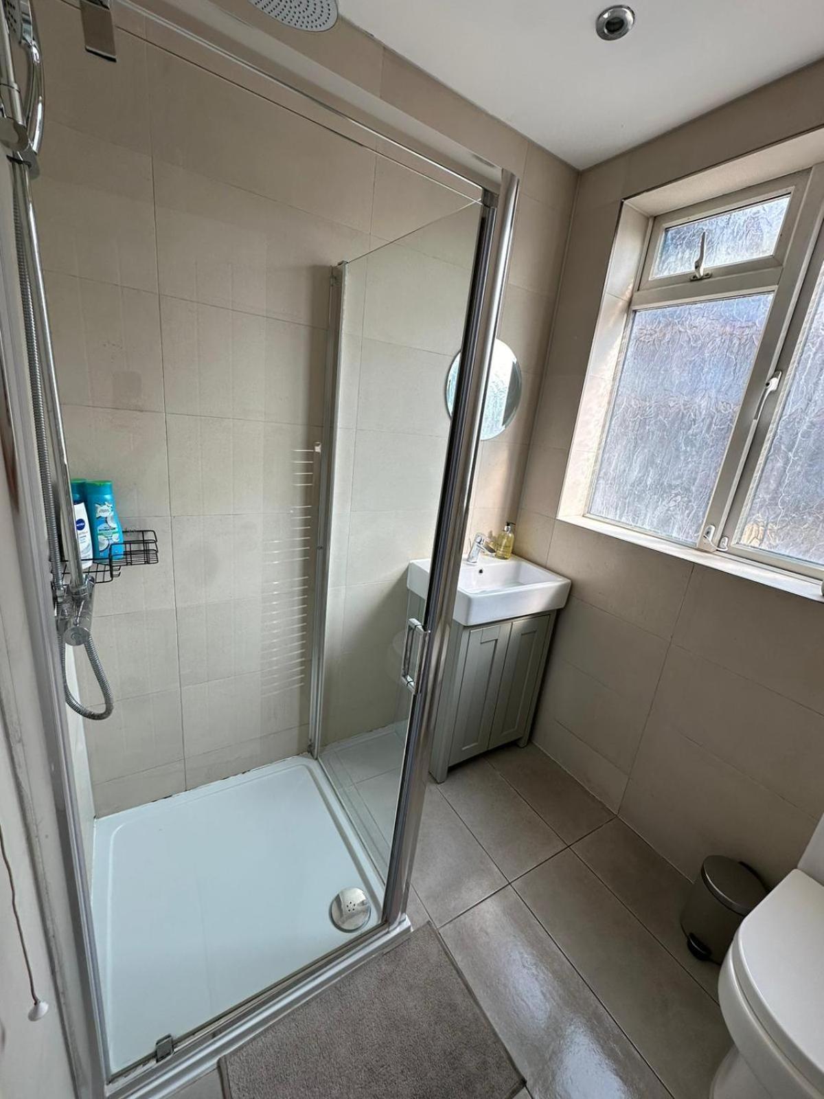 Central & Cozy 3Br Apt - High Chair - Free Parking London Exteriör bild