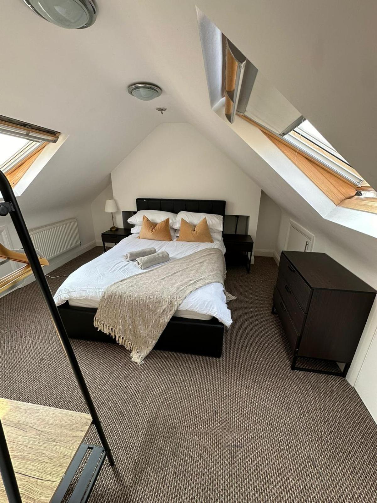 Central & Cozy 3Br Apt - High Chair - Free Parking London Exteriör bild